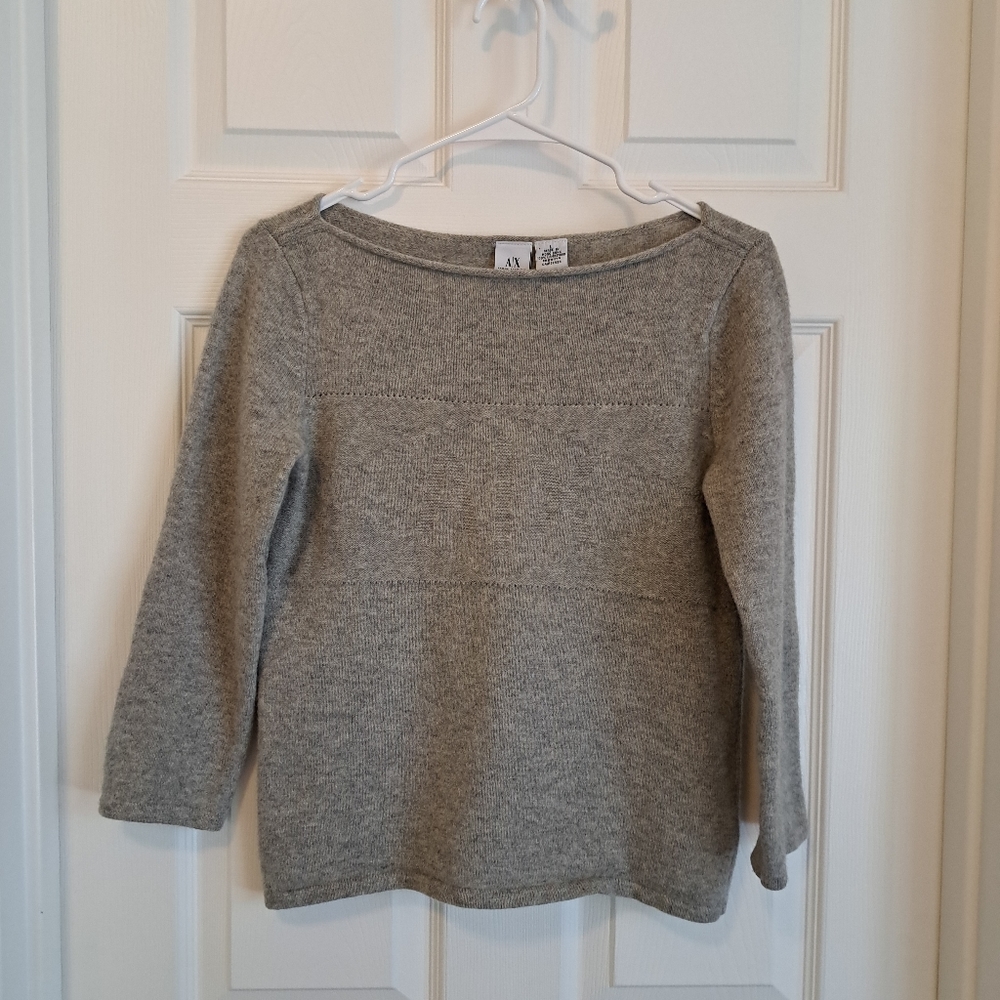Giorgio Armani Gray 100% lambswool 3/4 Sleeve Sweater M/L Boat neck Excellent.